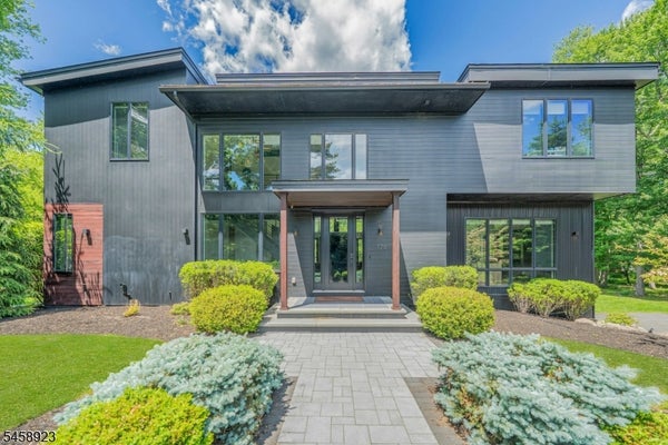 176 EDSON TER, FRANKLIN LAKES, NJ 07417 - Image 408e4c5f1a3addf9accc9bebe1cc76b8/3728290466