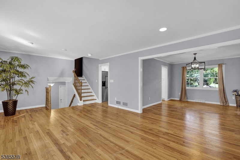 Chatham Twp., New Jersey 07928, United States, 4 Bedrooms Bedrooms, ,3 BathroomsBathrooms,Residential,Active,254328