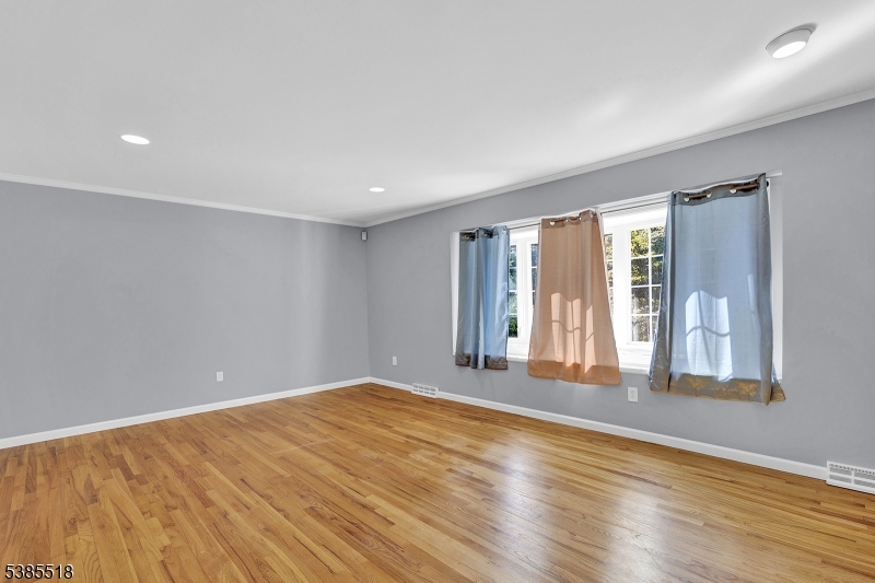 Chatham Twp., New Jersey 07928, United States, 4 Bedrooms Bedrooms, ,3 BathroomsBathrooms,Residential,Active,254328