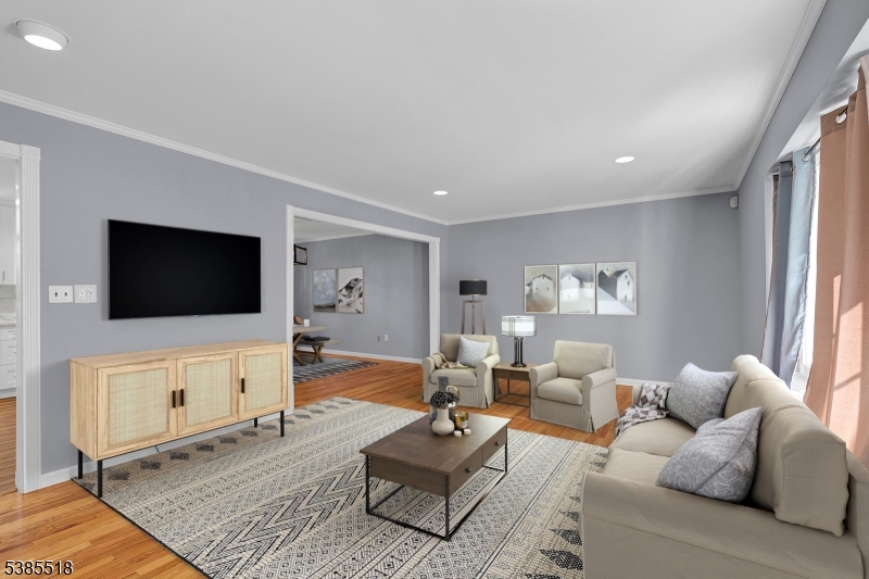 Chatham Twp., New Jersey 07928, United States, 4 Bedrooms Bedrooms, ,3 BathroomsBathrooms,Residential,Active,254328