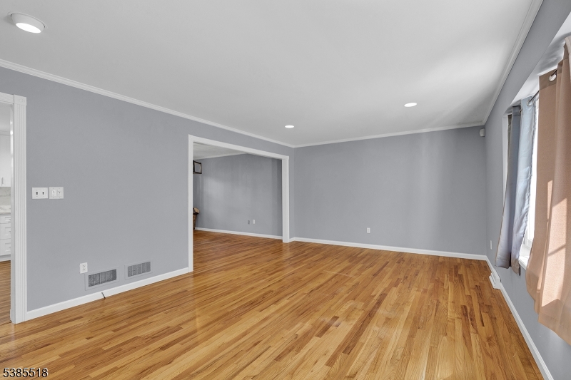 Chatham Twp., New Jersey 07928, United States, 4 Bedrooms Bedrooms, ,3 BathroomsBathrooms,Residential,Active,254328