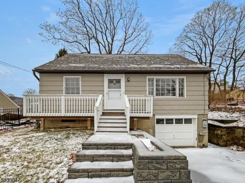 MLS: 3946774