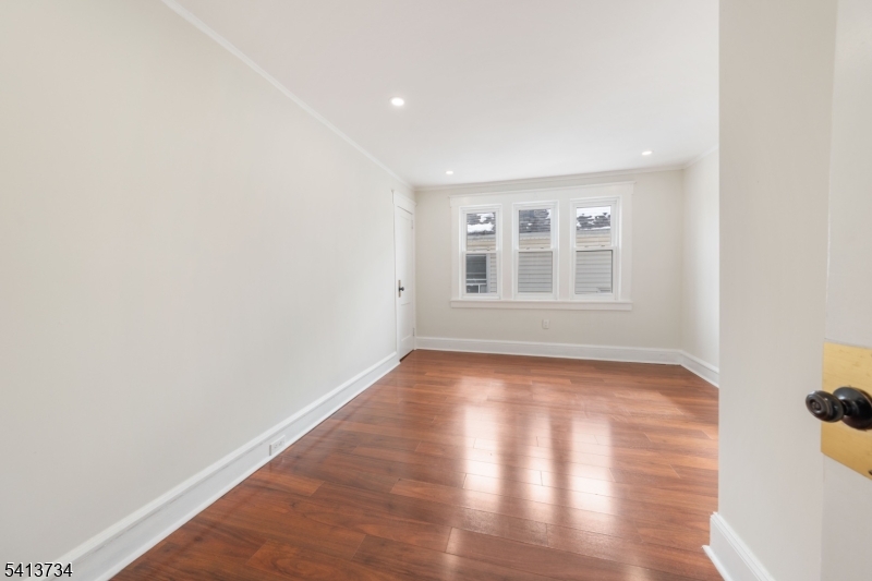 Noth Elizabeth - Residential