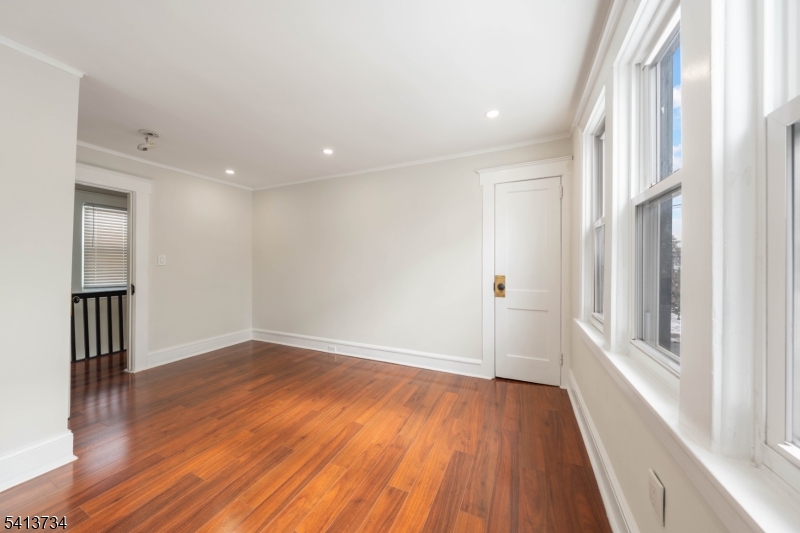 Noth Elizabeth - Residential