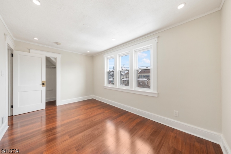 Noth Elizabeth - Residential