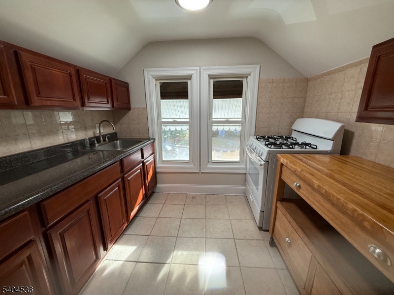 DOWNTOWN - Residential Lease