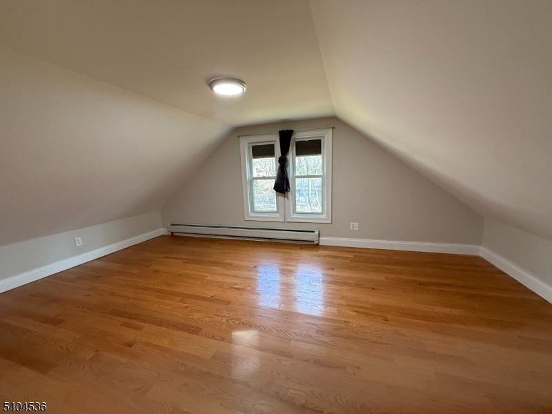 DOWNTOWN - Residential Lease