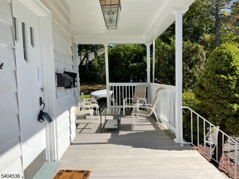 DOWNTOWN - Residential Lease