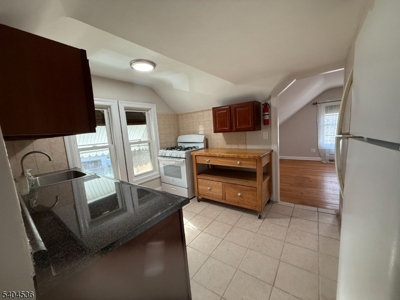 DOWNTOWN - Residential Lease