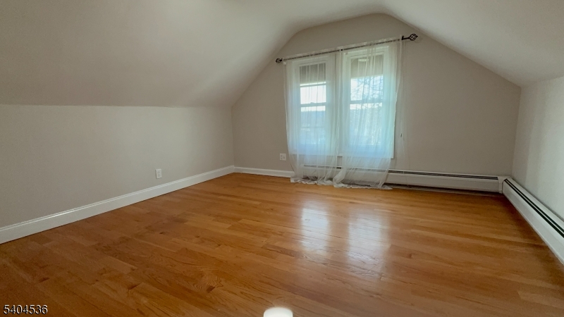 DOWNTOWN - Residential Lease