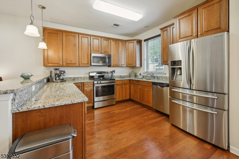 Photo 13 of 34 of 6 Bahr Cir townhome