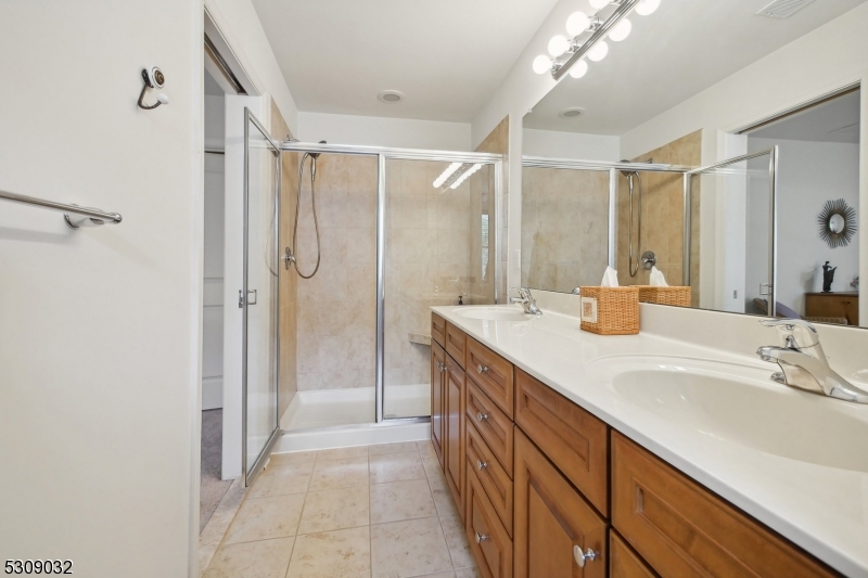 Photo 22 of 34 of 6 Bahr Cir townhome