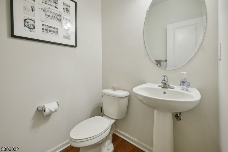 Photo 15 of 34 of 6 Bahr Cir townhome