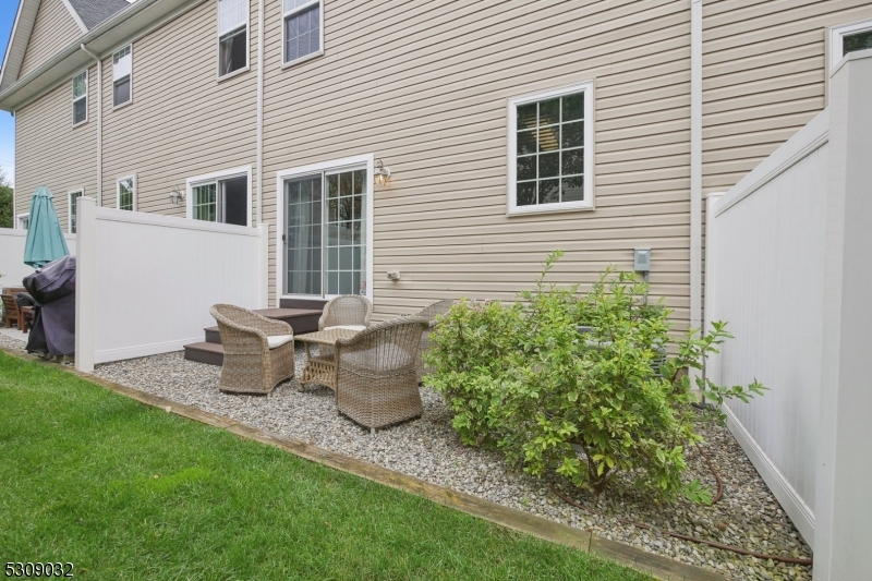 Photo 33 of 34 of 6 Bahr Cir townhome