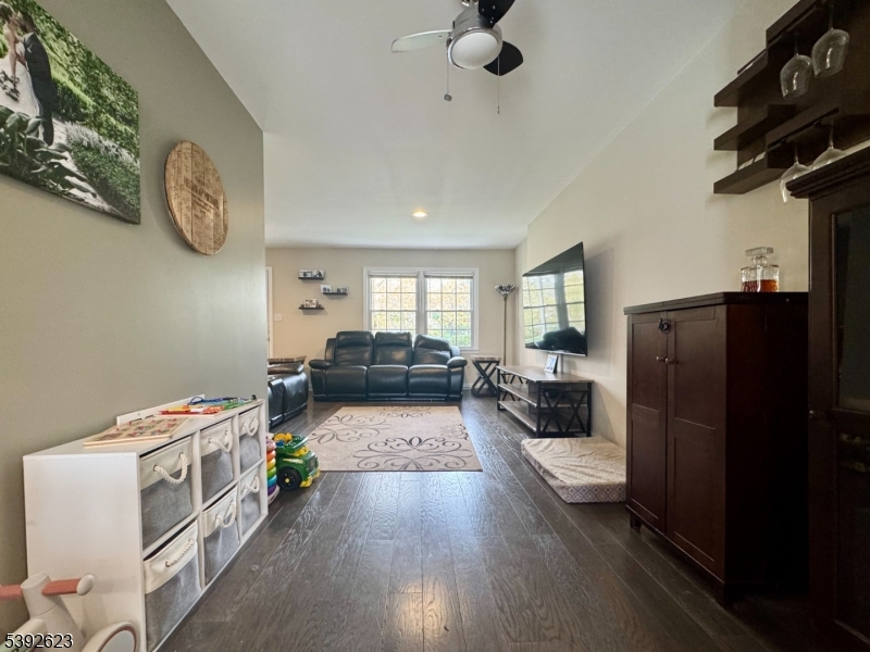 Williamsburg Square - Residential