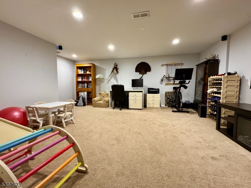 Williamsburg Square - Residential