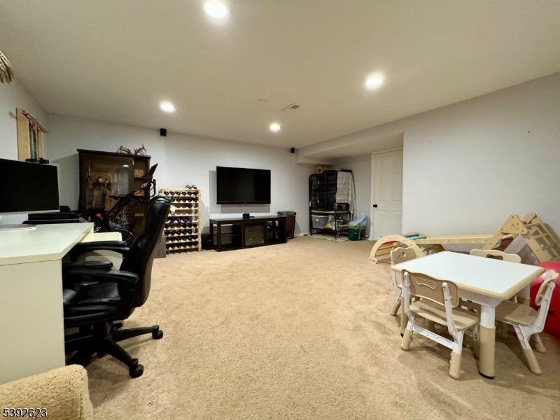 Williamsburg Square - Residential