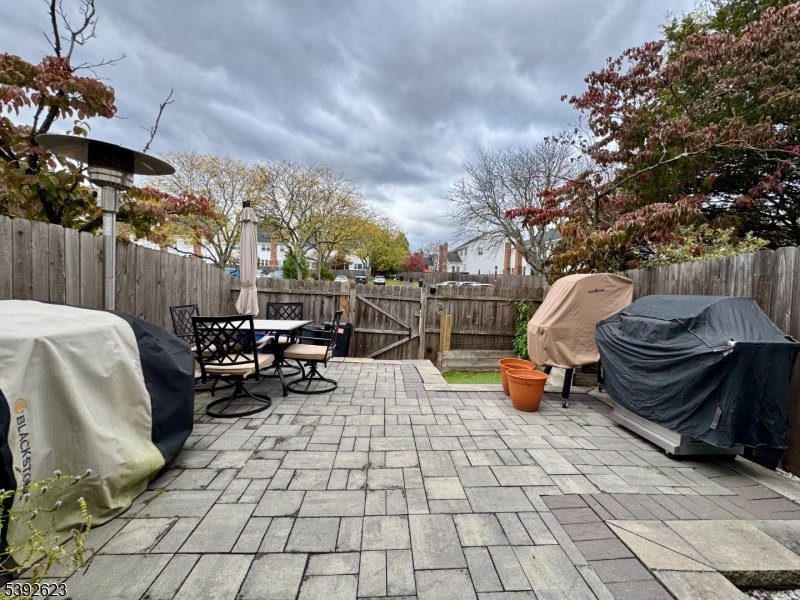 Williamsburg Square - Residential