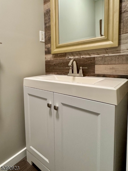 Williamsburg Square - Residential