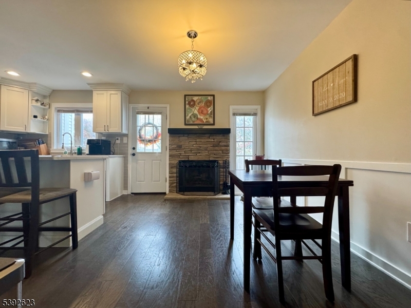 Williamsburg Square - Residential