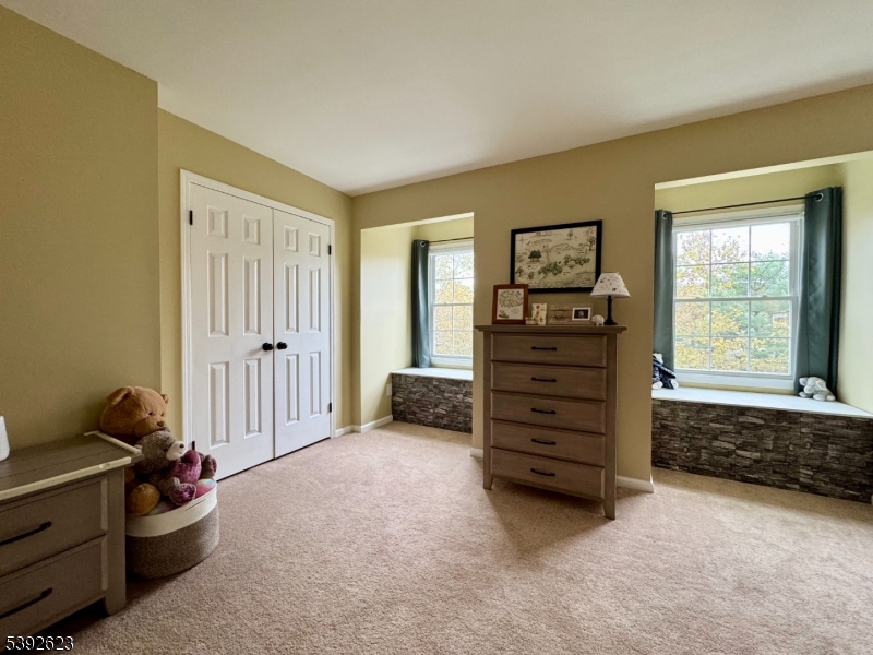 Williamsburg Square - Residential