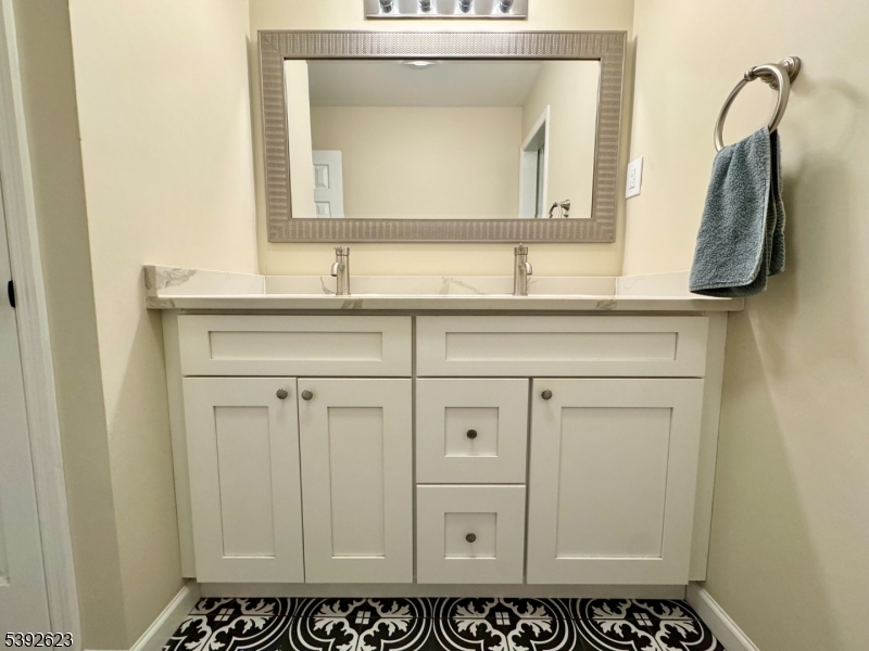 Williamsburg Square - Residential