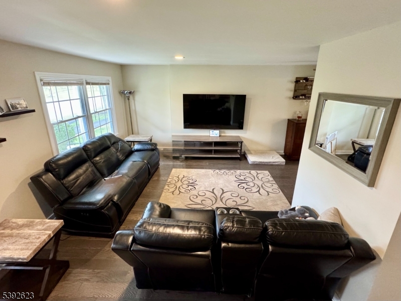 Williamsburg Square - Residential