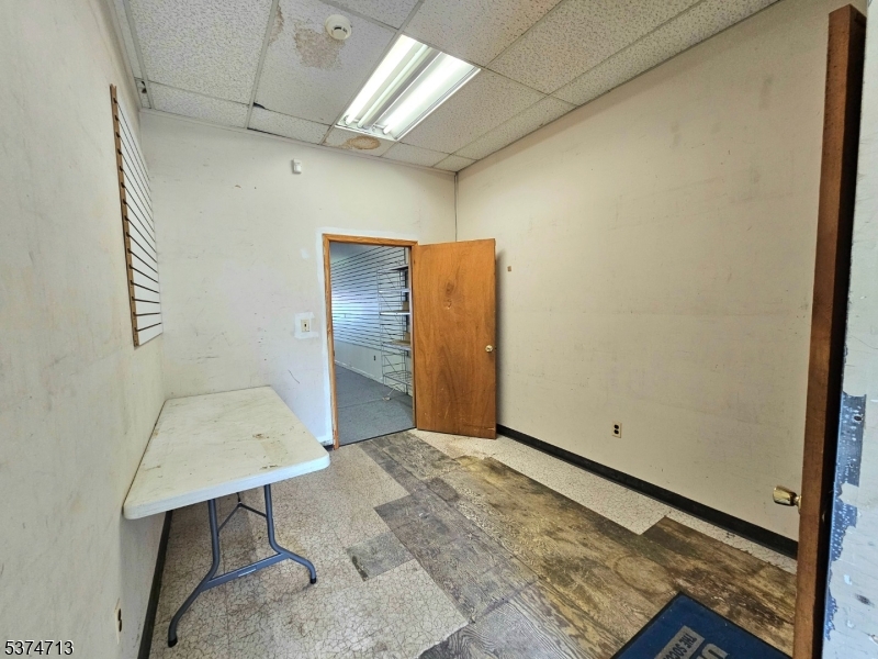 Woodbridge Twp., New Jersey 07095, United States, ,Residential,Active,181001