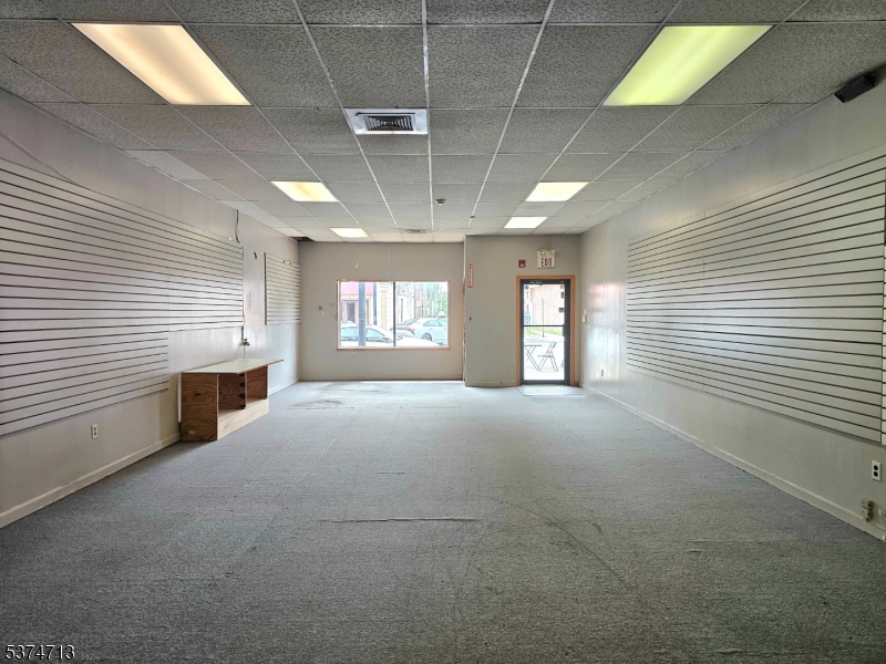 Woodbridge Twp., New Jersey 07095, United States, ,Residential,Active,181001