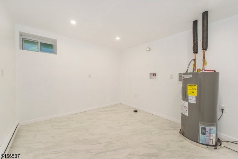 CRANBERRY LAKE - Residential