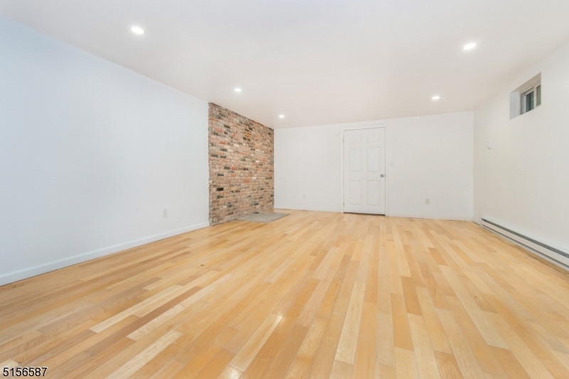 CRANBERRY LAKE - Residential