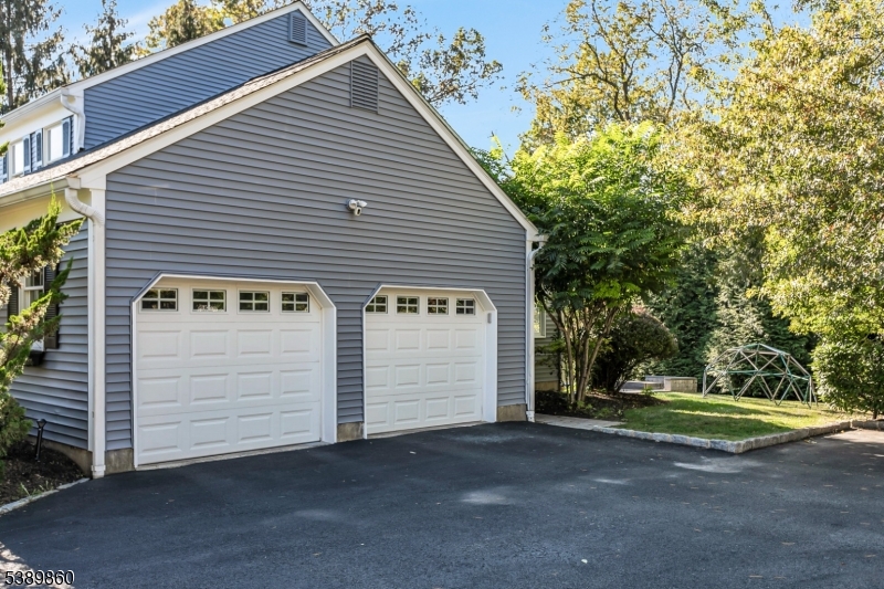 Prince Edward Pointe - Residential