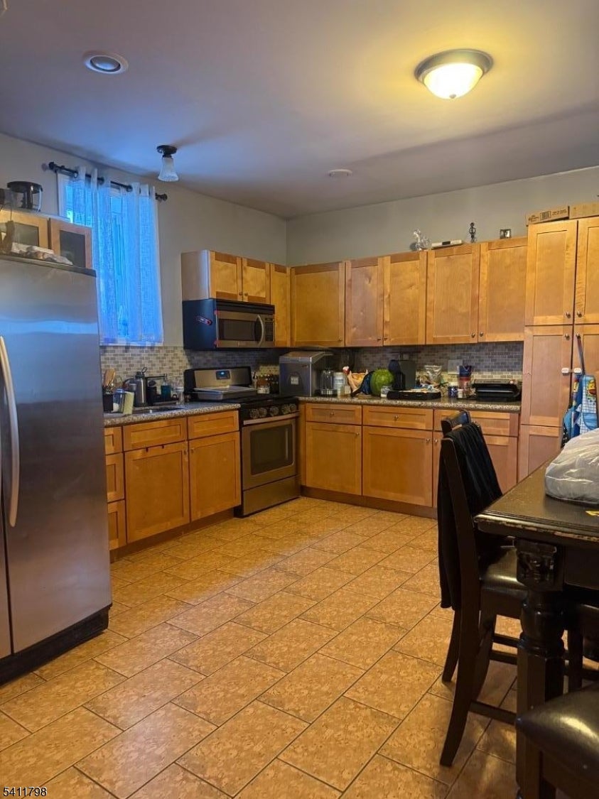 608 Adams Ave - Photo 3