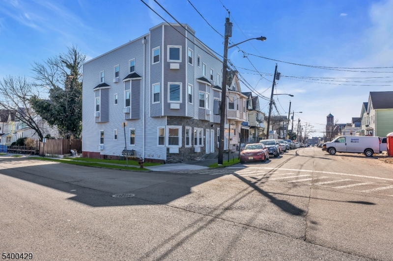 Union Square - Commercial Sale