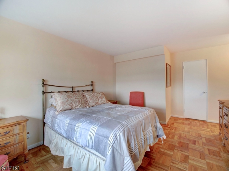 Harrison Park Towers - Residential