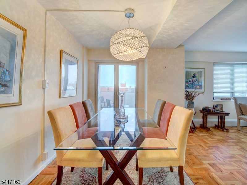 Harrison Park Towers - Residential