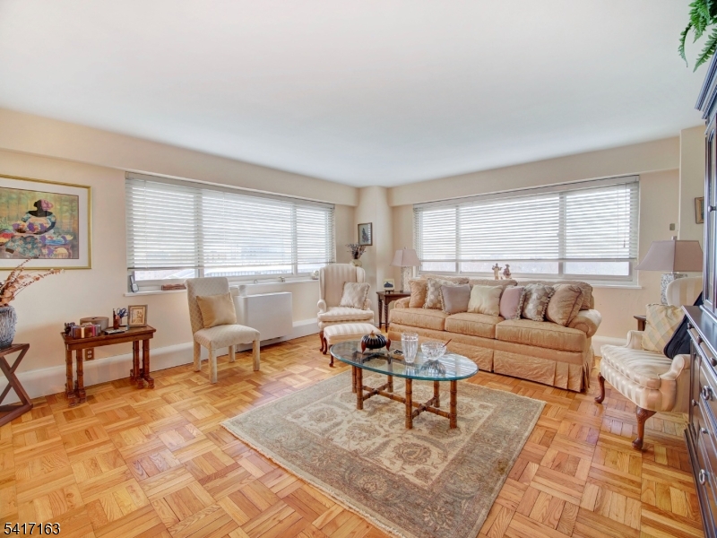 Harrison Park Towers - Residential