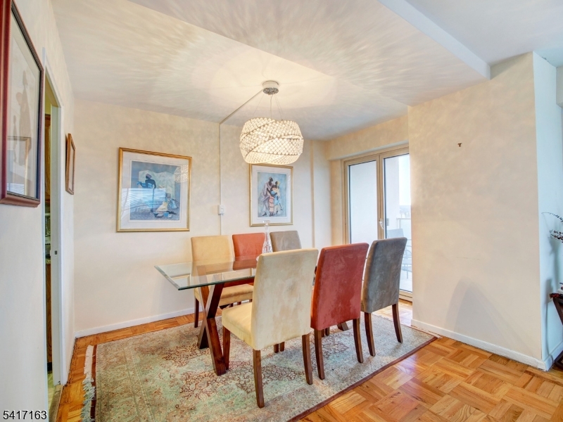 Harrison Park Towers - Residential