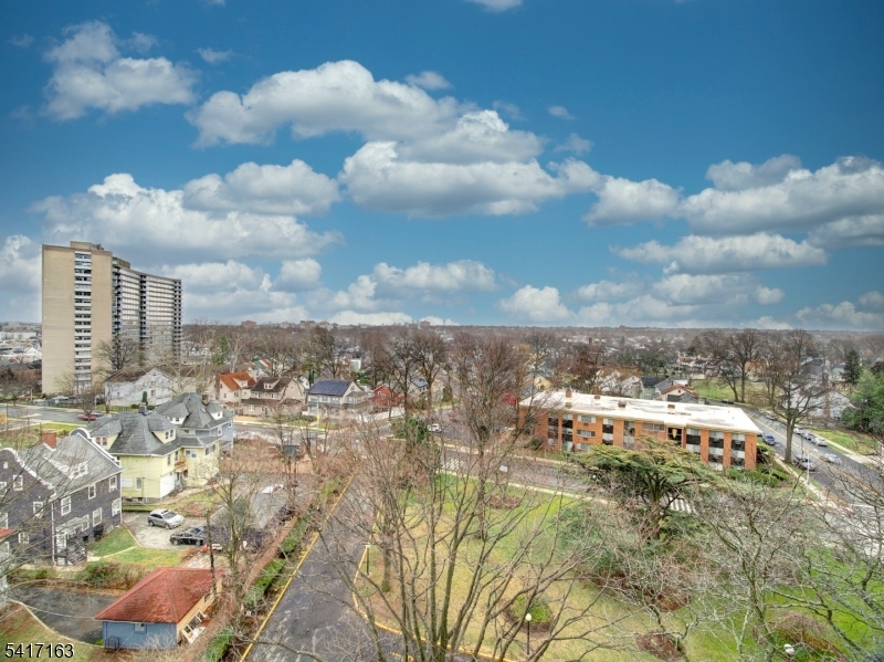 Harrison Park Towers - Residential
