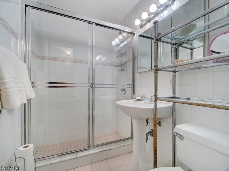 Harrison Park Towers - Residential