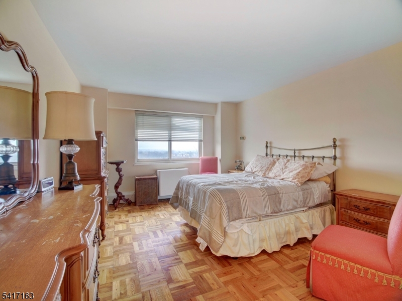 Harrison Park Towers - Residential