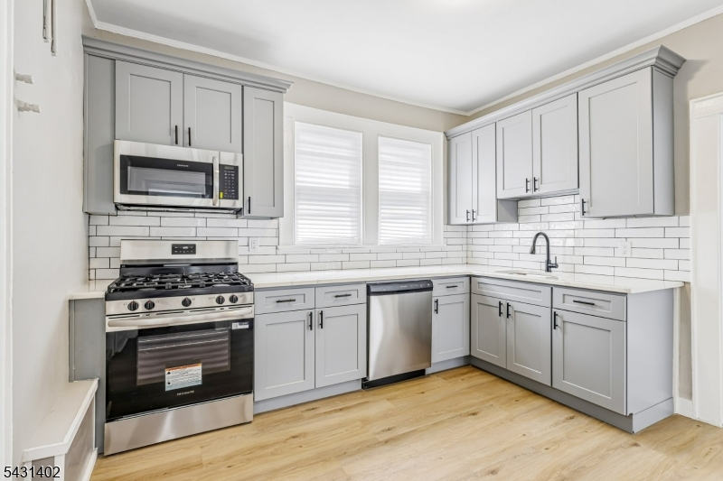 Photo 1 of 31 — 301 E 9Th Ave, Roselle Boro, NJ 07203
