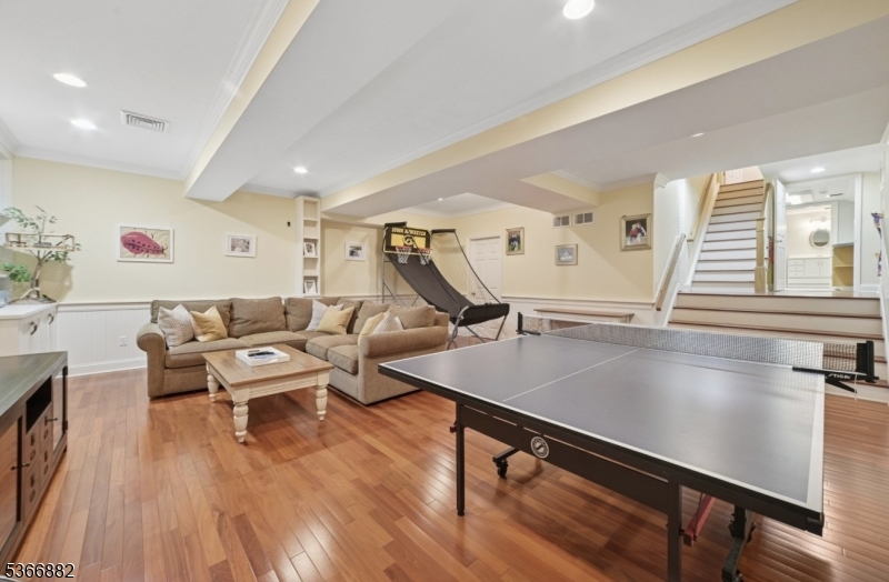 Hill Section - Residential