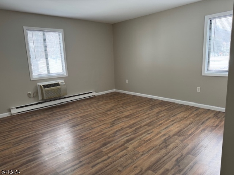 Carlton Village - Residential Lease