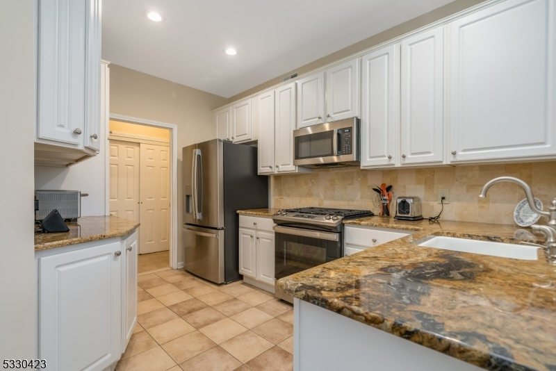 Clinton Twp., New Jersey 08801, United States, 3 Bedrooms Bedrooms, ,3 BathroomsBathrooms,Residential,Pending,22654