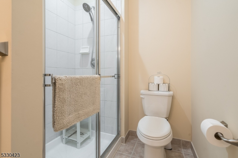 Clinton Twp., New Jersey 08801, United States, 3 Bedrooms Bedrooms, ,3 BathroomsBathrooms,Residential,Pending,22654