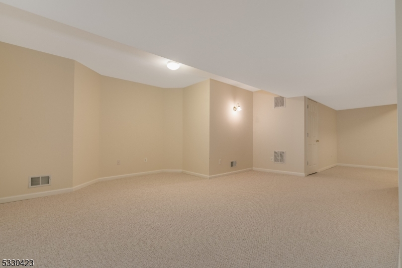 Clinton Twp., New Jersey 08801, United States, 3 Bedrooms Bedrooms, ,3 BathroomsBathrooms,Residential,Pending,22654