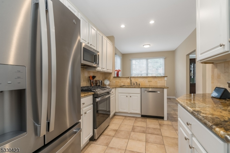 Clinton Twp., New Jersey 08801, United States, 3 Bedrooms Bedrooms, ,3 BathroomsBathrooms,Residential,Pending,22654