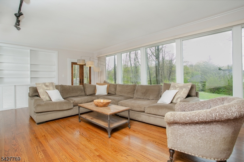 Puddingstone area - Residential