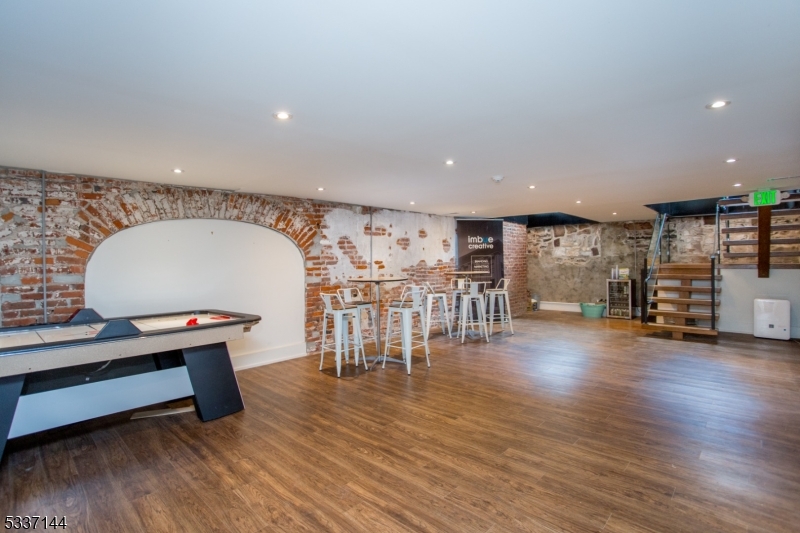 Imbue Bldg - Residential Income